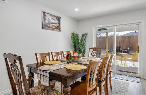 Frisco Getaway Hometel w the Spa and Outdoor Kitchen - Foto 14