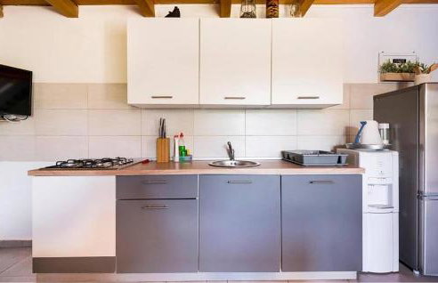 Cozy Home In Trilj With Private Swimming Pool, Can Be Inside Or Outside - Photo 12