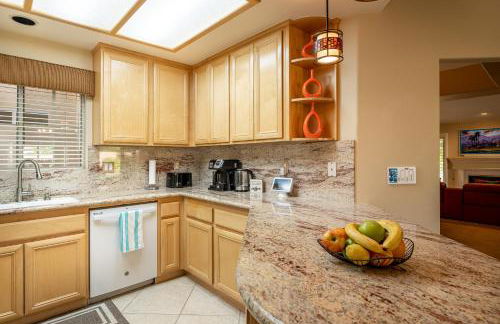 Coachella Chill: Luxury 4BR/4King Paradise Retreat - Foto 35