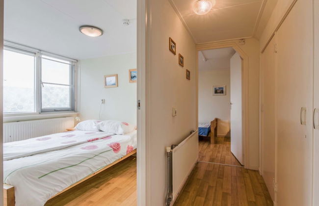 Apartment in Bergen aan Zee With Roof Terrace - Photo 2