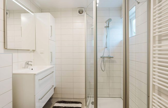 Modern Holiday Home With Spacious Garden and Terrace Suitable for 5 People - Foto 17