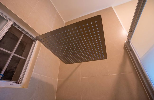 Luxury Apartment With Poll - Photo 34