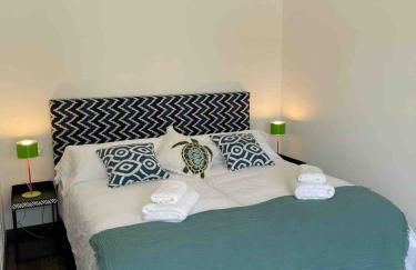 Idyllic 6 bed villa stunning sea view salt pool - Photo 6