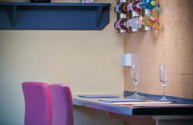 Clouds - 1 Bedroom Holiday Home - Milford Haven - Photo 24