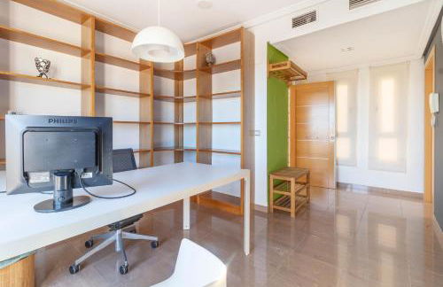 Penthouse in the Sun - Foto 9