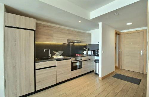 ARC 1600, LE RIDGE, Appartement 10 personnes Duplex Vue Montagne - ski aux pieds - Sauna, Hammam, Piscine, Salle de salle de sport-fitness - Foto 14