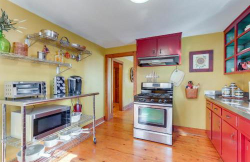 2 Mi to UA Central Fayetteville Home with Patios - Foto 10