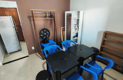 Casa tem 2 quartos com ar condicionado, garagem, aumenta geralmente é mais 50 por cento o valor - Foto 3