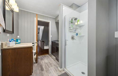 Comfortable Private Room | Shared Bath & Kitchen - Foto 26