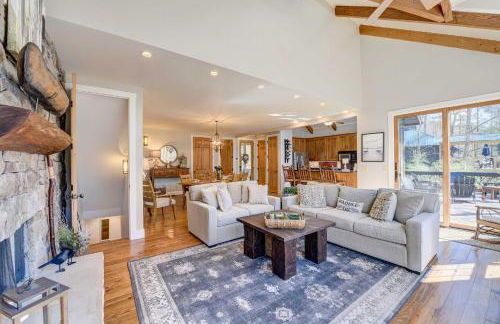 Lake Access and On-Site Creek Lake Toxaway Home! - Foto 5