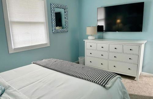 Rustic Chic in Charming Center Grove w Fenced Yard - Foto 20