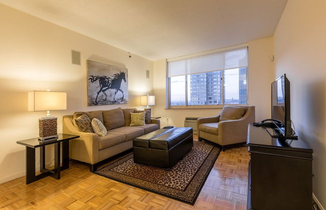 Bluebird Suites near Newport Center - Foto 25