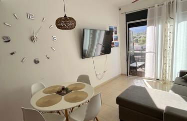 Apartamento con piscina ,parking y aire acondicionado - Foto 8