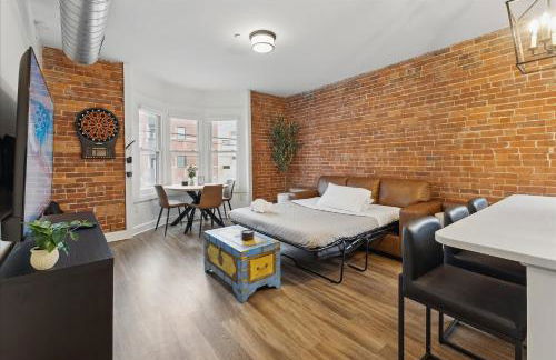 downtown Indy with Fire Pit and Free Parking - Foto 8