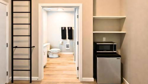 Cozy Micro Suite Unit 1 Sleeps 2 Minutes to Downtown - Foto 5