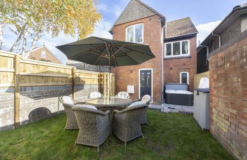 Beautiful 3-Bed Home with Hot Tub in Ross-on-Wye - Photo 24