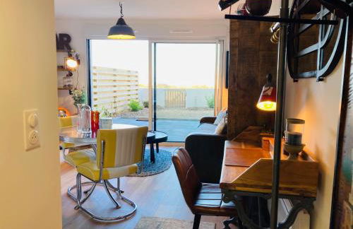 Studio neuf déco vintage face mer,terrasse ,jardin,wifi,parking sous-sol - Foto 15