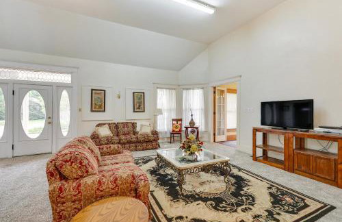 Paris Vacation Rental about 15 Mi to Mount Magazine! - Foto 2