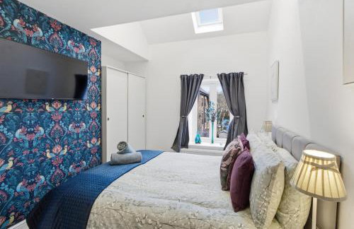 Cannons Loft Central Buxton, Duplex loft 3 bedroom Set over 3 floors stairs no lift sleeps 5 - Photo 6