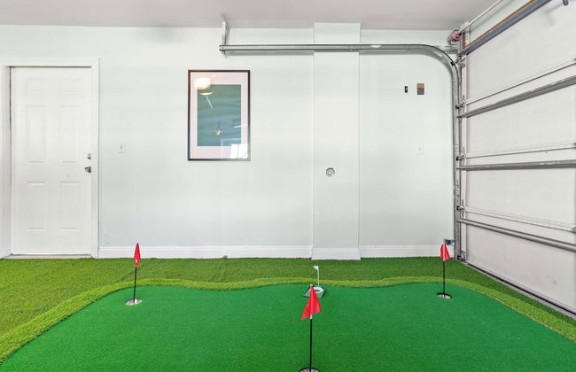 Steps to Beach! Arcade Game Room, Pool + Hot Tub Calico Scallop by Avantstay - Foto 61