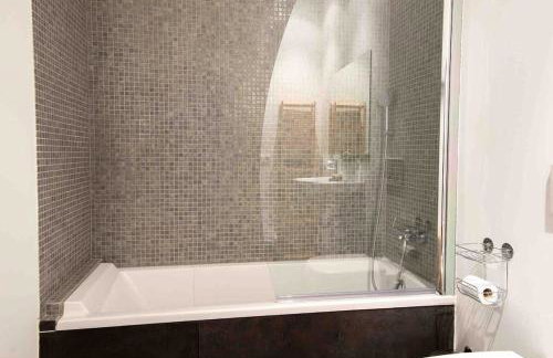 Idyllic 6 bed villa stunning sea view salt pool - Foto 46