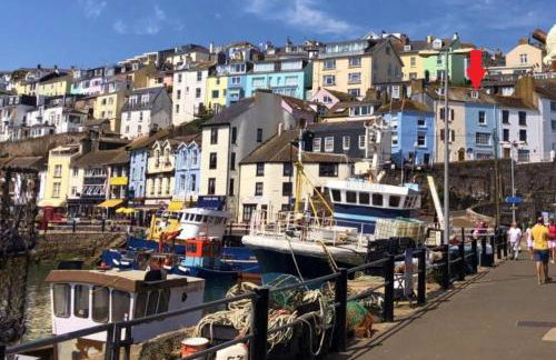 Mariners Cottage - Waters edge Fisherman's Cottage, Harbour & Sea Views & Free Dedicated Parking - Photo 2