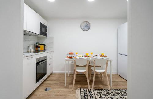 HostWise - Modern Flat with a Suite - Foto 23