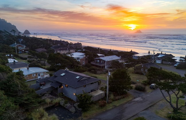 Half Block to Beach w Oceanview Patio Balcony The Shore Pine by Avantstay - Foto 40
