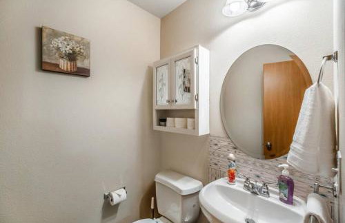 Serene Craftsman Near Boeing Everett - Photo 22