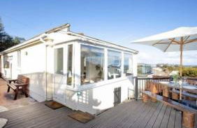 3 Bedroom Bungalow with great Sea Views, Private Hot Tub & Gardens - Foto 56