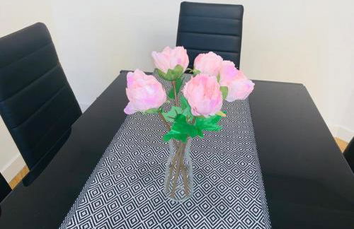 Modern 2 Bed Apartment, Close to Gla Airport & M8 - Foto 7