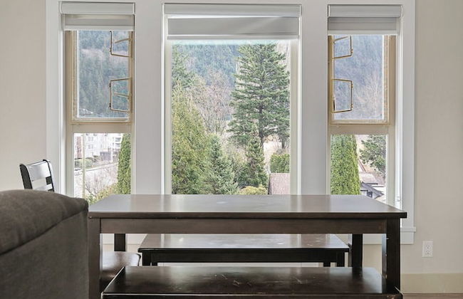 Rooftop Paradise Luxe 2BR Lake Views - Photo 11