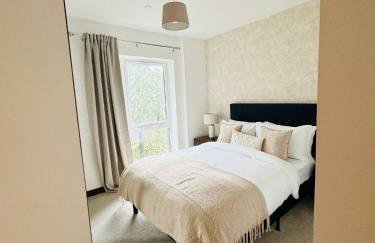 Modern 2Bed 2Bath Maidstone Apt - Parking, WiFi, Balcony - Perfect Long Stay - Foto 11