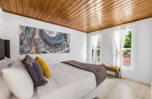 Spacious Miami Home with Private Pool & Parking - Foto 12