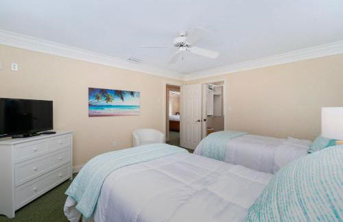 Villa Hibiscus-Waterfront-Free Heated Pool-Dock-Bikes-Other Amenities - Photo 46