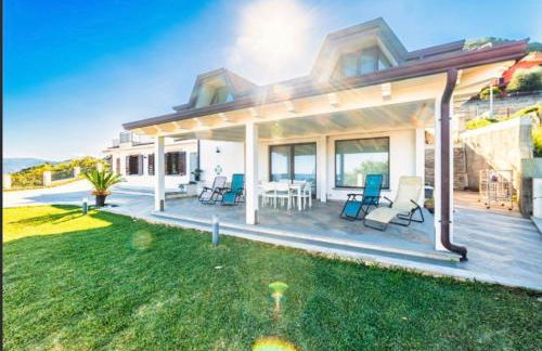 Panoramic Villa Overlooking The Aeolian Islands - Foto 2