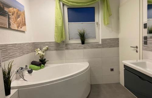 Ferienhaus BellaVita - mit großem eingezäuntem Garten - Infrarotsauna - 3 Hunde willkommen - Badesee 800m entfernt - Foto 8