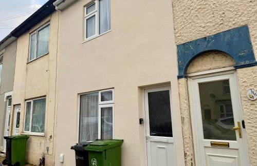 Cosy Retreat Your Home Away - Photo 6