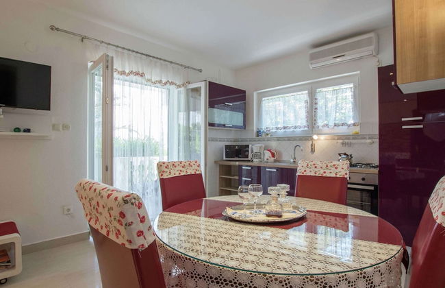 Holiday Apartment With a Private Terrace & Hot Tub, Near the Beach - Foto 23