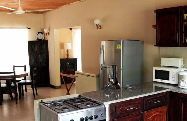 Castaway Lodge - Photo 9