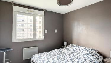 City & cosy, LYON CHARCOT- WIFI - LAVE LINGE - BALCON - PARKING - Foto 2