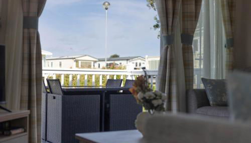 Hiba Luxury Lodge At Parkdean Cayton Bay Holiday Park - Foto 5