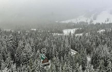 Alpine Retreat at Snoqualmie Pass- 5-Min to Slopes, Private Creek, BBQ, Fireplace, Smart TVs, Kids Games, Hi-Speed Wi-Fi - Foto 57