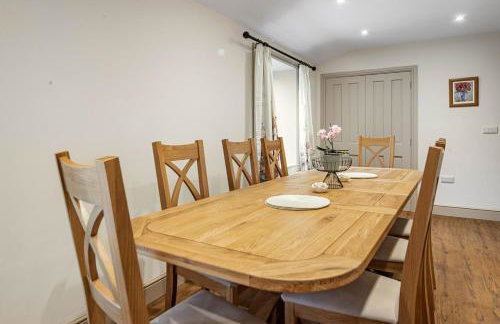 Luxury country oak beamed peaceful retreat - Photo 10