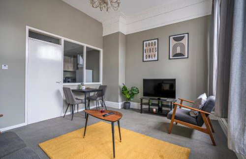 2 Bed-Town Centre-Free Parking - by Holiday Homes - Foto 31