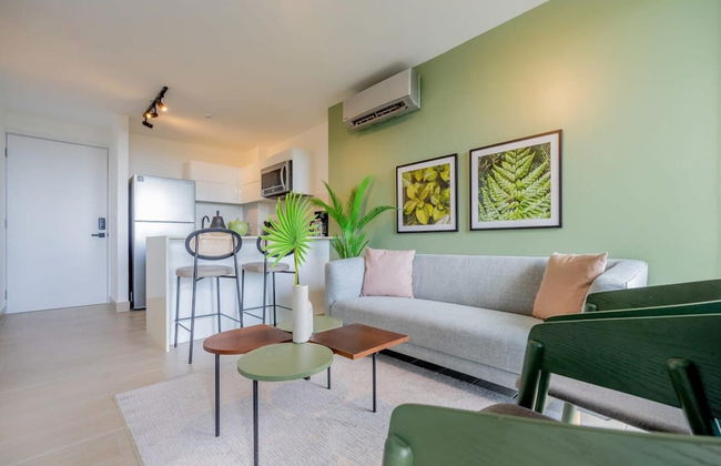 Luxurious 1BR Apartment With Stunning Balcony View - Photo 10