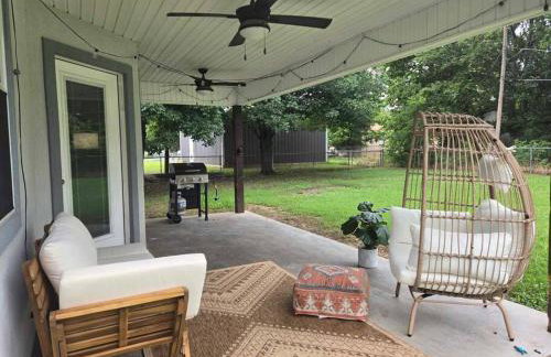 4 bedroom pet friendly grill under 5 min to airport and Choctaw Casino - Foto 18