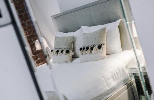 Industrial 2BR Apt, Liverpool City Centre Sleeps 8 - Foto 22