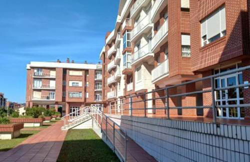 Apartamento, zona residencia con piscina, cerca de las playas en Santander - Foto 26