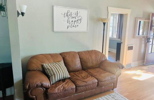 Walk to Dining Breweries and Shops Plus New Hot Tub - Foto 12